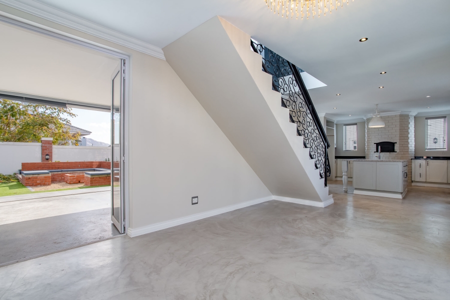 To Let 4 Bedroom Property for Rent in Val De Vie Estate Western Cape